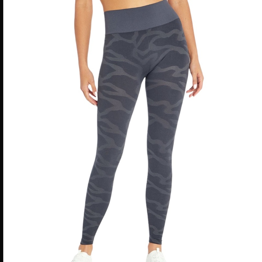 MARIKA Lemmy Leggings Sz. M, L -NWT